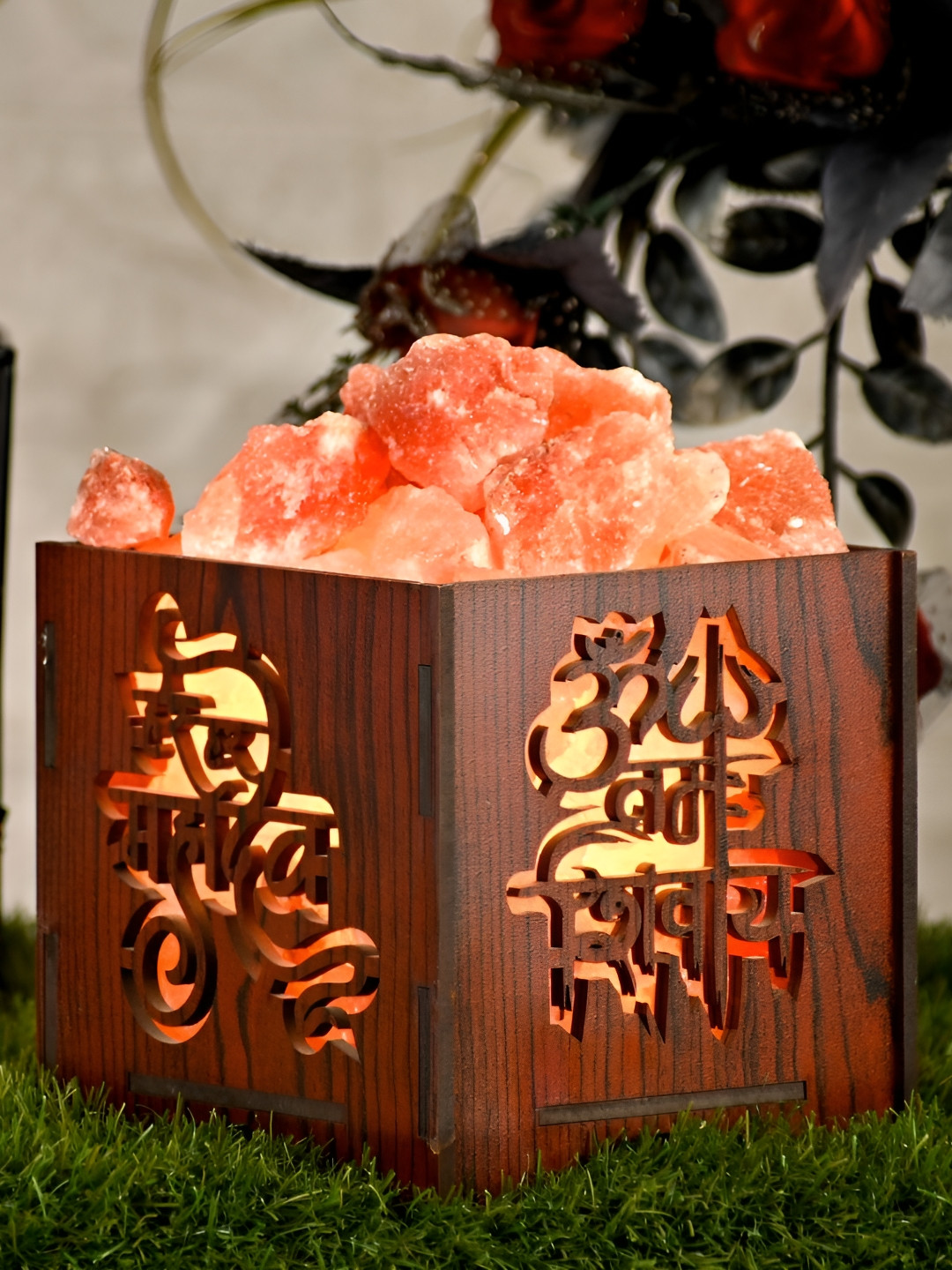 GLOBAL AROMA Brown Namha Shiva Textured Wooden Contemporary Square Table Lamp & Bulb