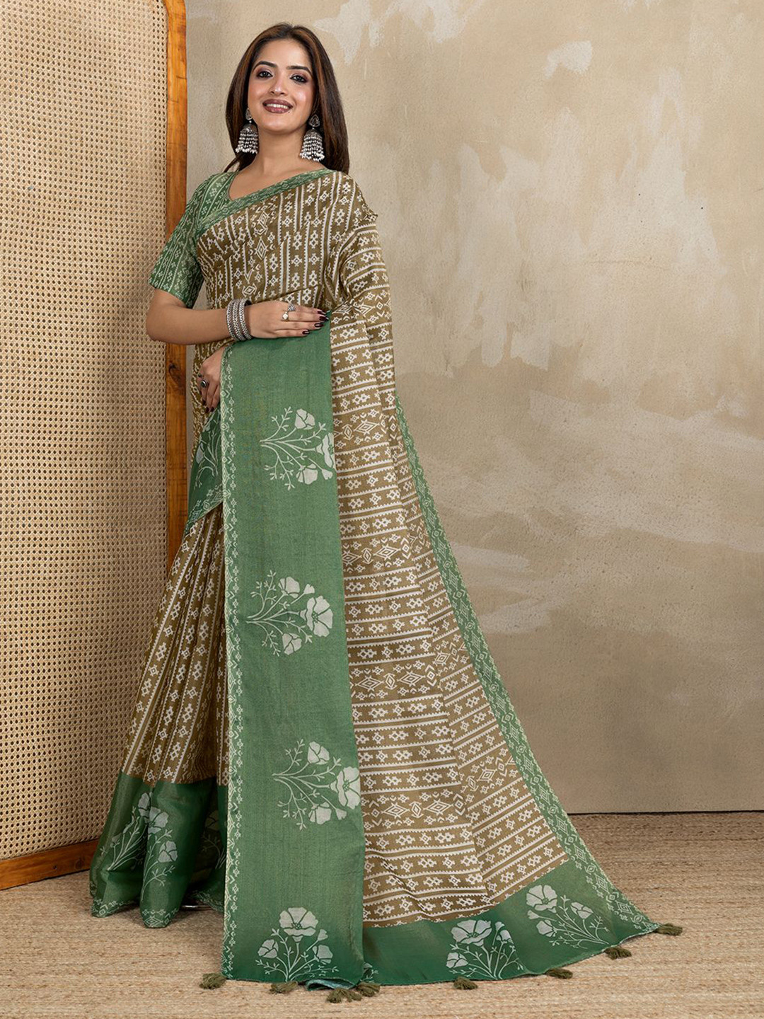 PAMPER YOURSELF Ethnic Motifs Print Zari Tissue Saree
