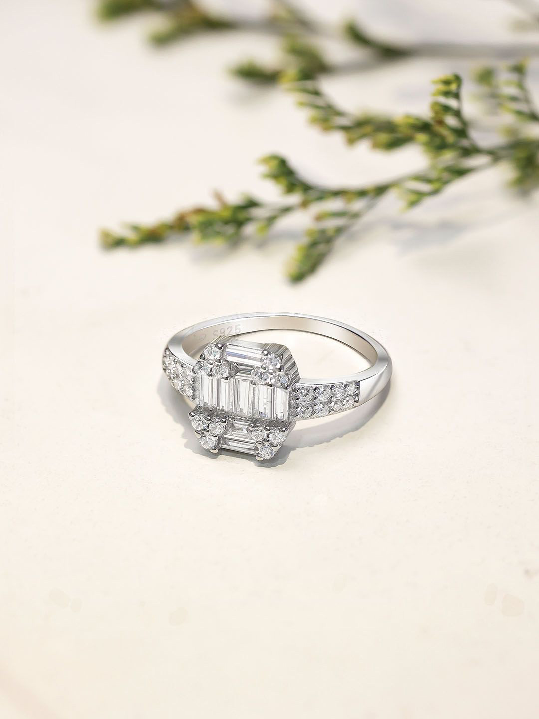 Tweov Jewels 925 Sterling Silver Rhodium-Plated Cubic Zirconia-Studded Square Finger Ring