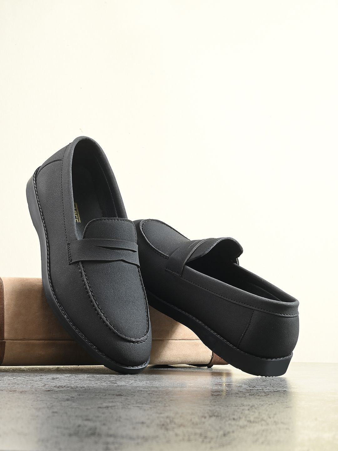 Mactree Men Round Toe Suede Lightweight Penny Loafers