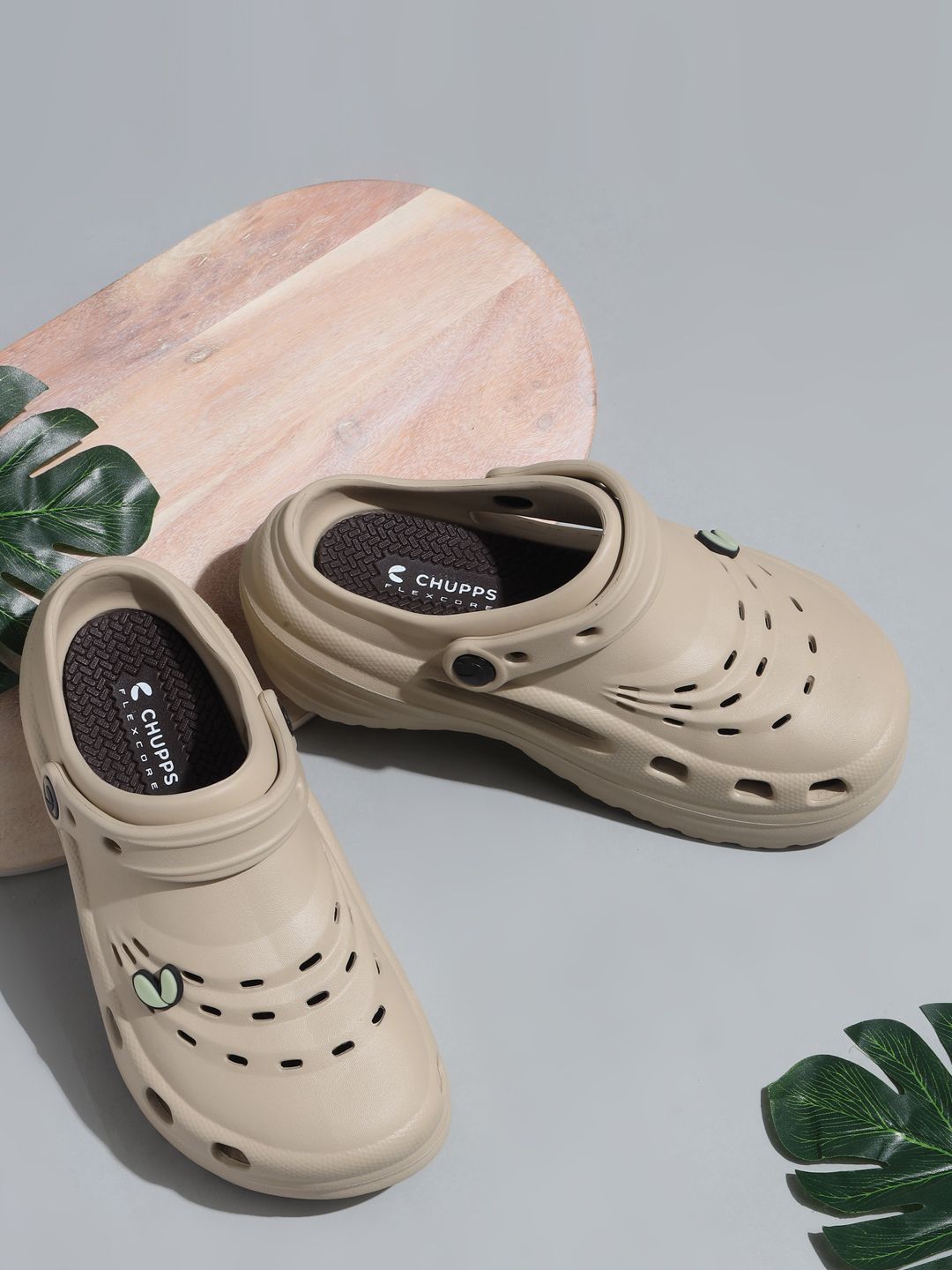 CHUPPS Women Clogs
