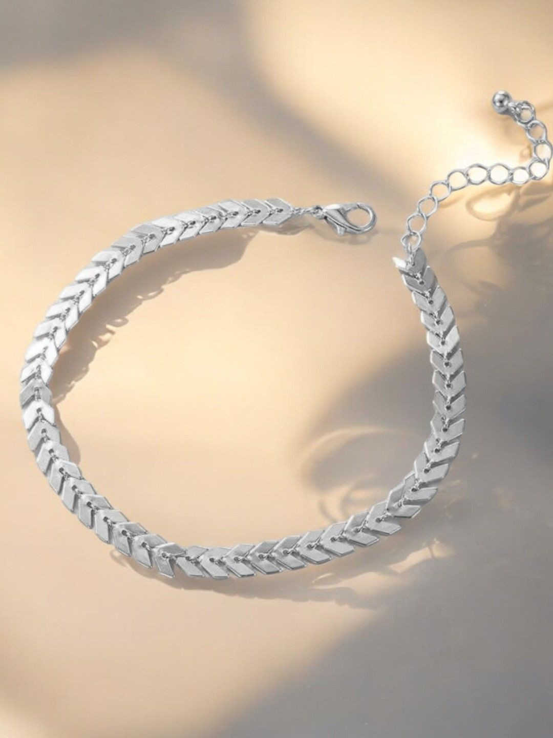 Sangria Delicate Leaf Chain Anklet