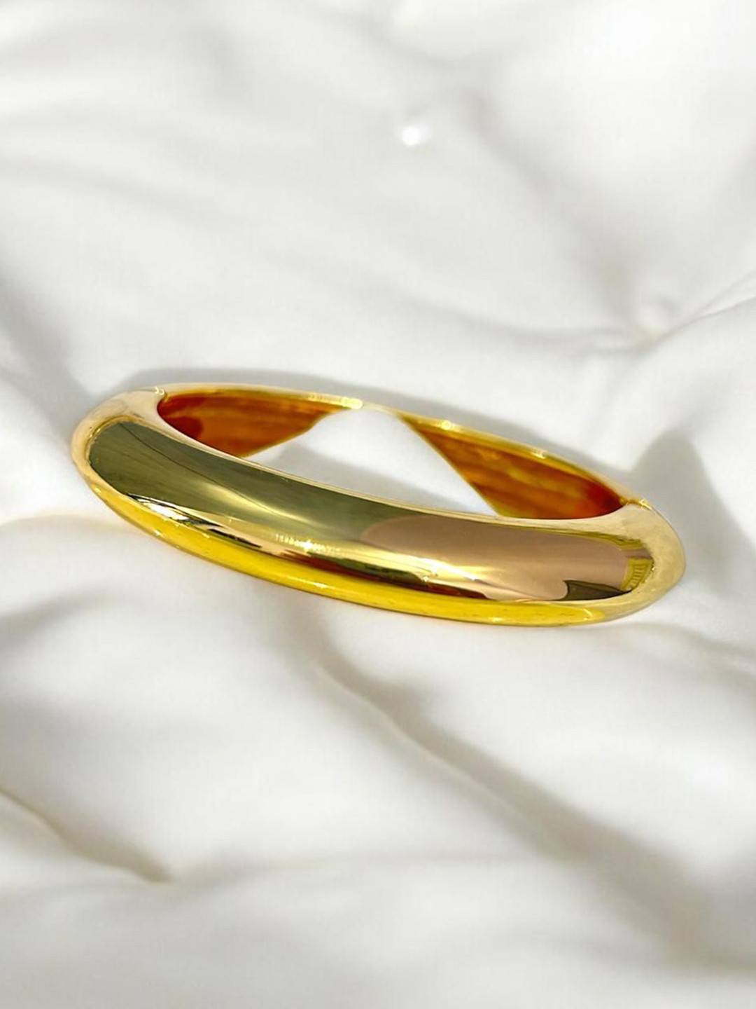 ELEGANCE Stainless Steel Gold-Plated Bangle-Style Bracelet