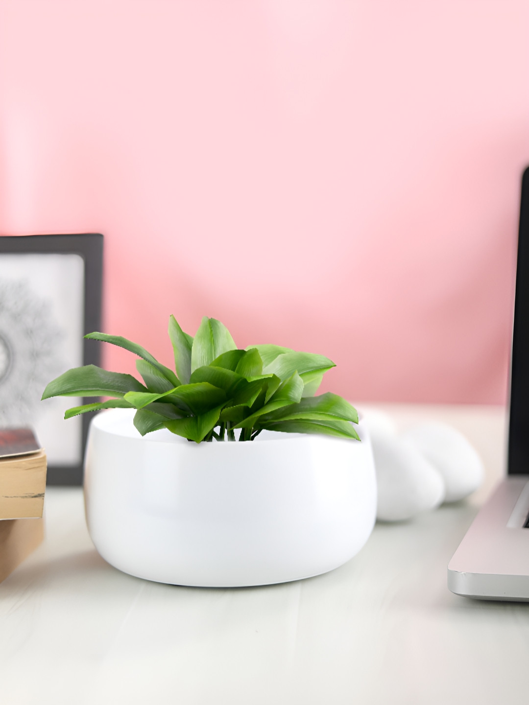 Homspurts White Elegant Handi Resilient Metal Planter Pot