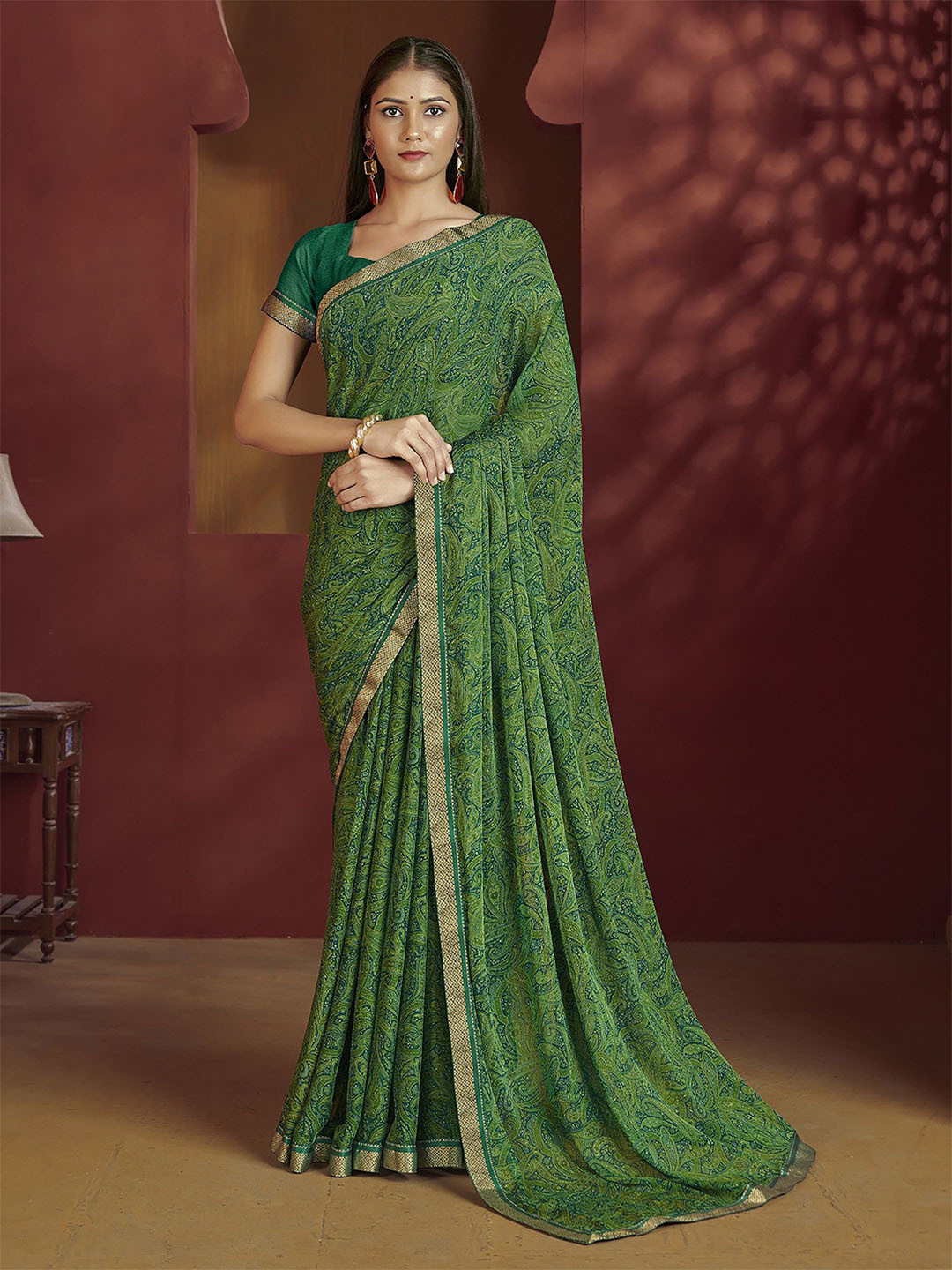 DIVASTRI Printed and Lace Work Saree