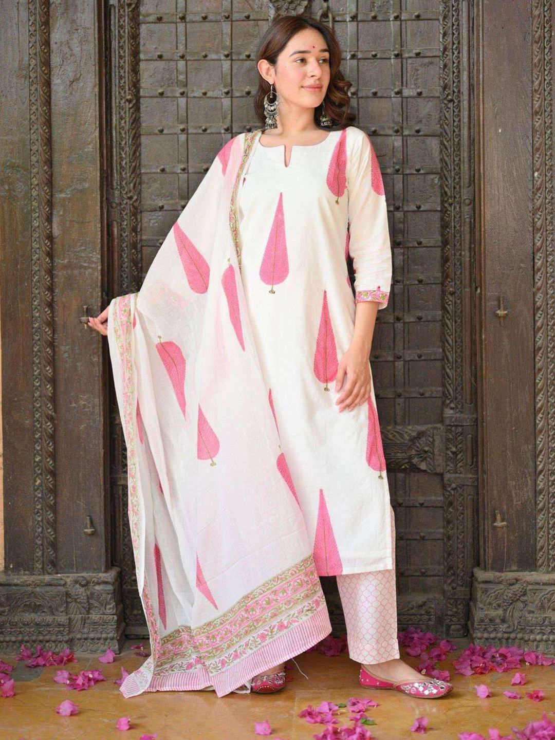 DIMPLE DESIGN STUDIO Women Ethnic Motifs Printed Shelly Pure Cotton Straight SuitSet