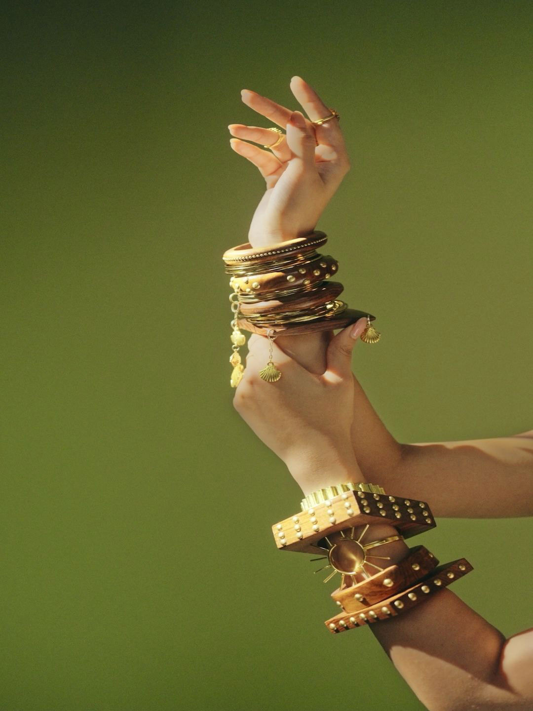 D MAK Set Of 16 Gold-Plated Bangles