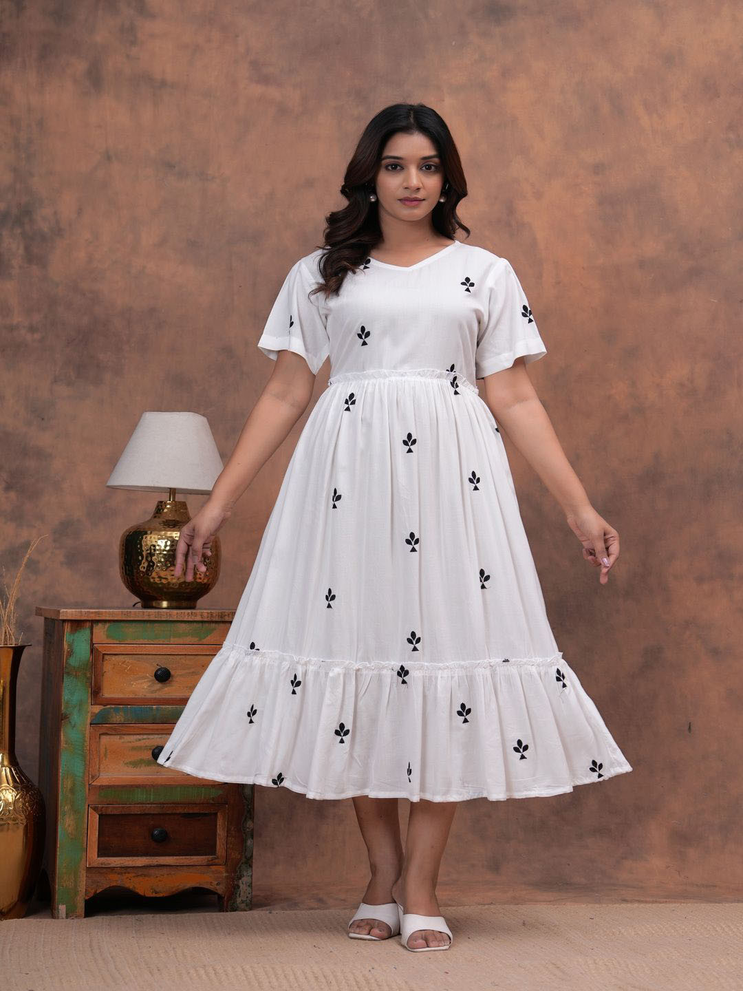 Muhana Women Floral Print A-Line Midi Dress