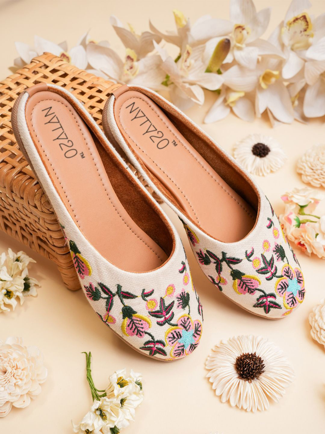 NYTY20 Women Embroidered Mules Flats