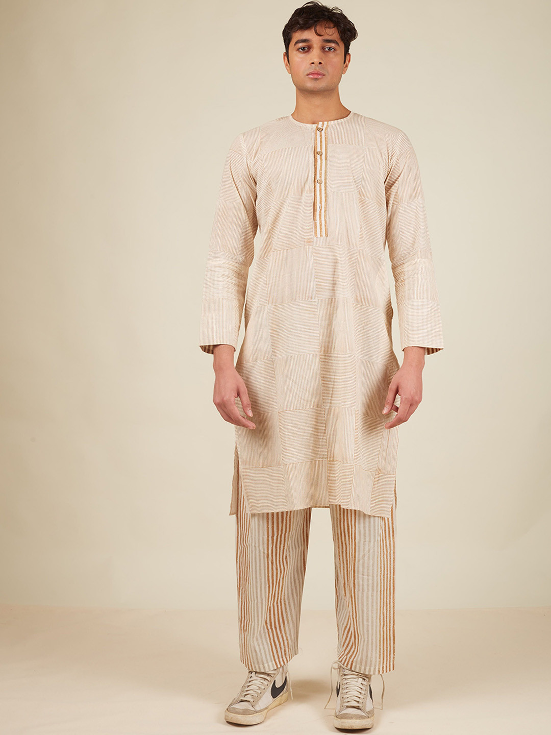 Banana Labs Men Striped Regular Pure Cotton Kurta with Trousers & Dupatta