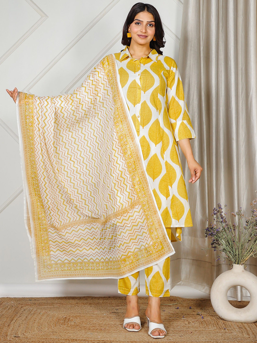 Aramya Women Ethnic Motifs Printed Regular Beads and Stones Pure Cotton Kurta Set