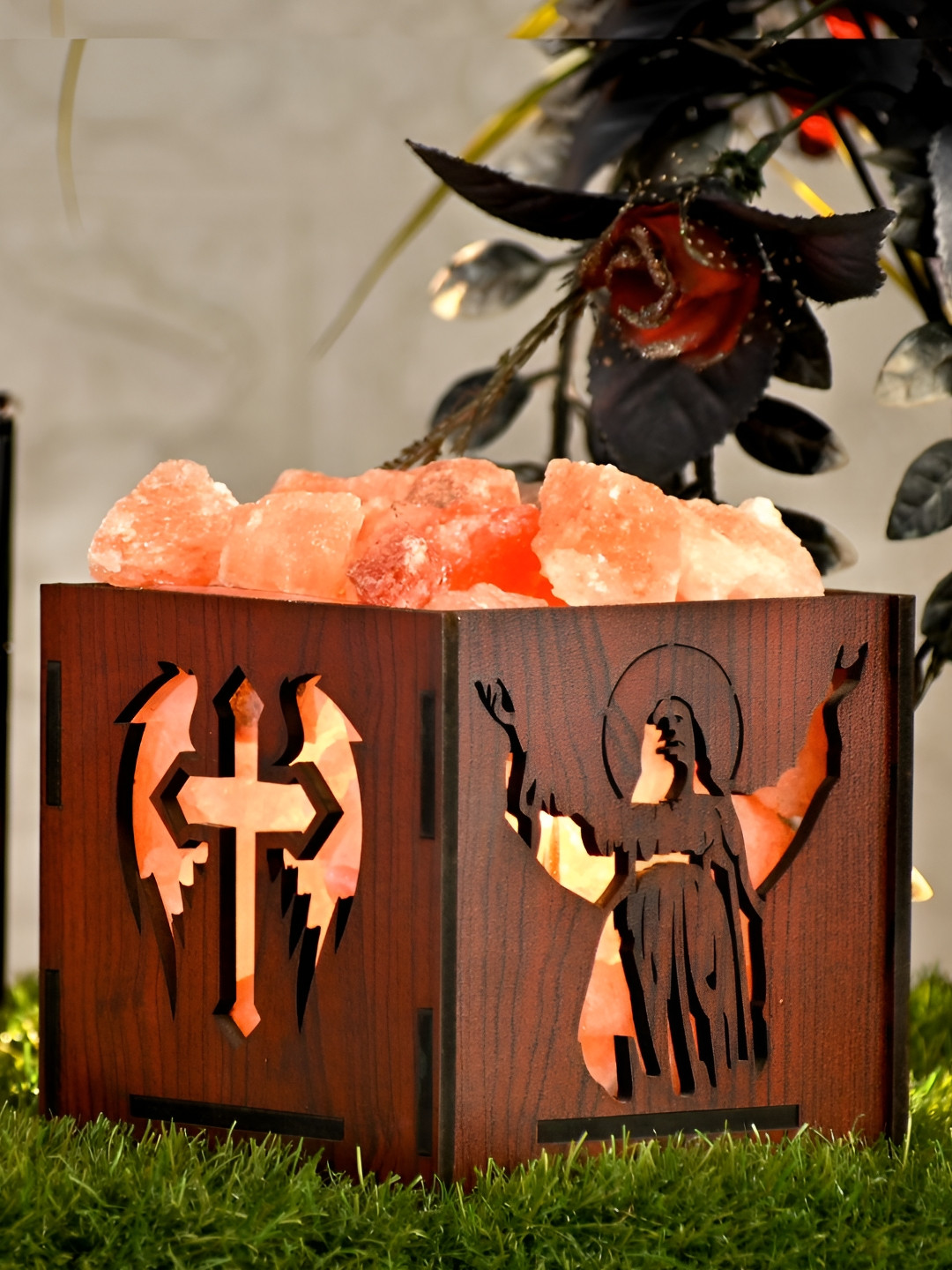 GLOBAL AROMA Brown Jesus Textured Wooden Contemporary Square Shaped Table Lamp With Bulb