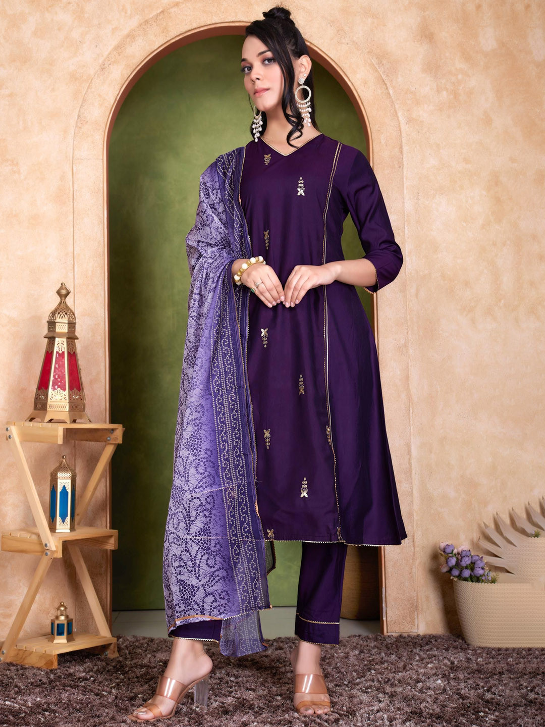 BulBul Women Embroidered Kurta Set With Dupatta