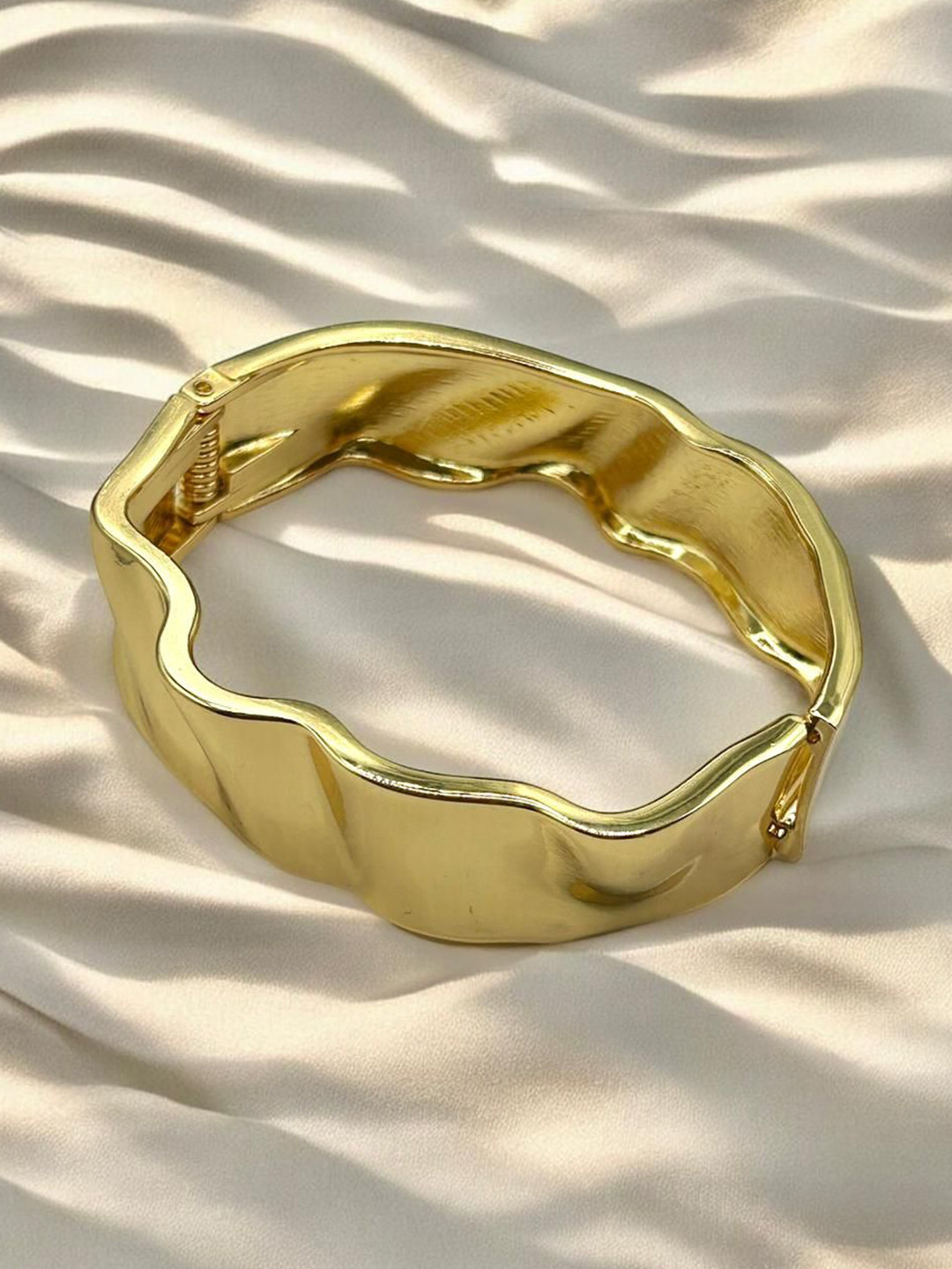 ELEGANCE Stainless Steel Gold-Plated Rippled Cuff Bracelet