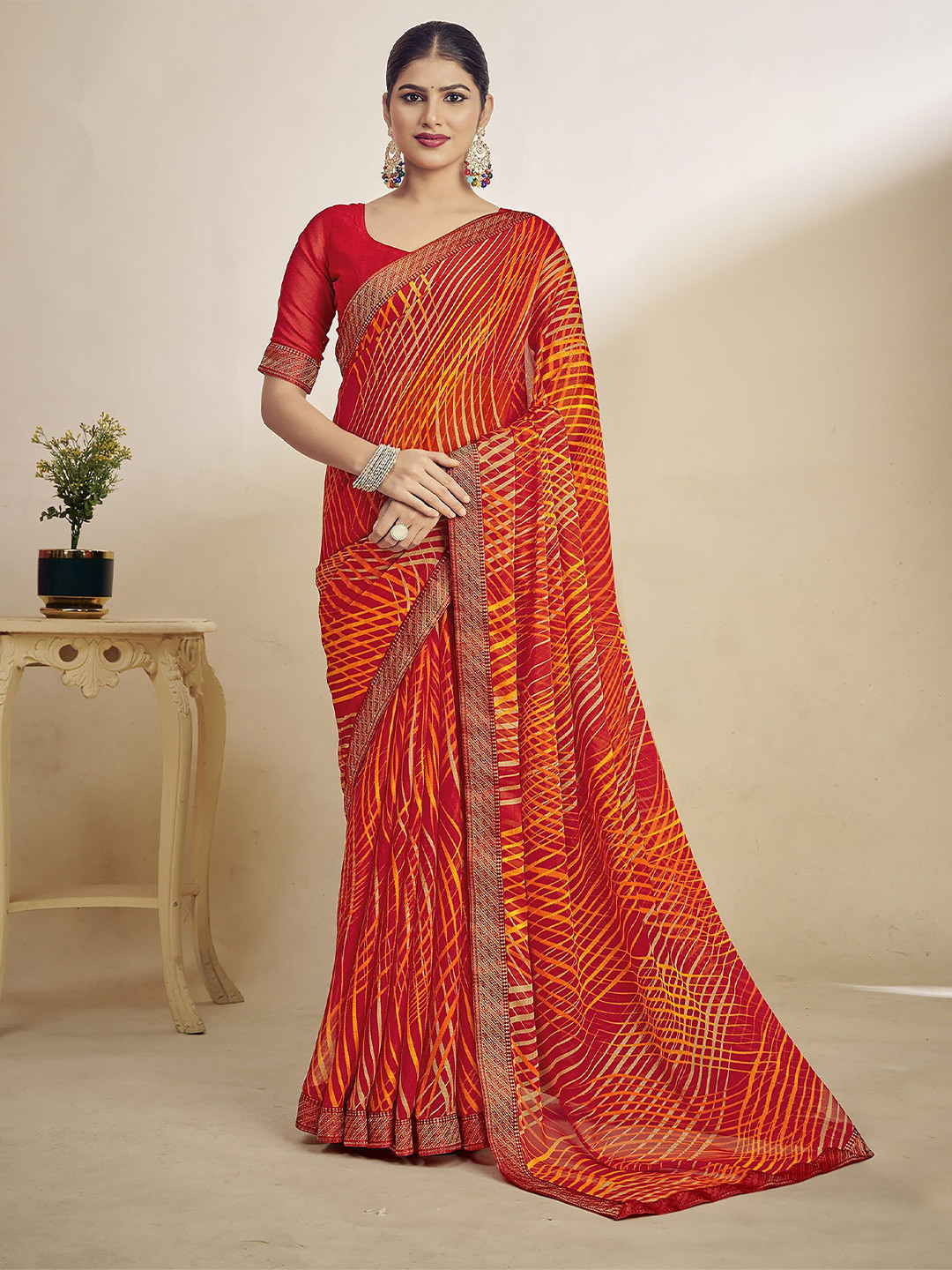 DIVASTRI  Woven Design Patchwork Abstract Printed Saree With Lace Border