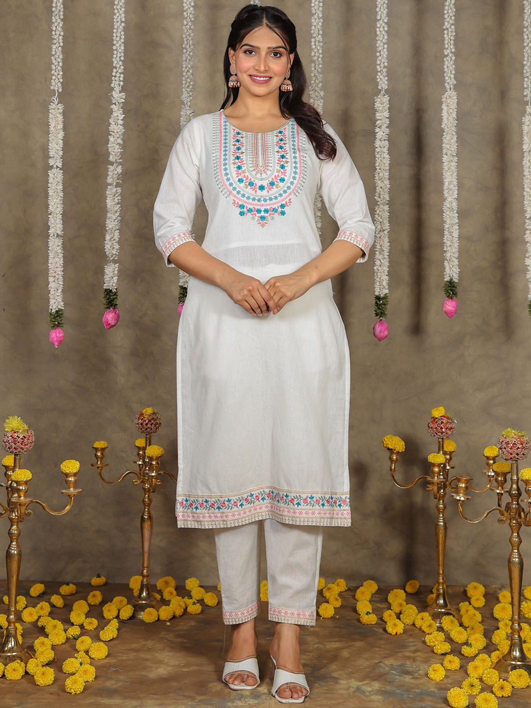 Aramya Floral Yoke Design Thread Work Linen Kurta With Trouser