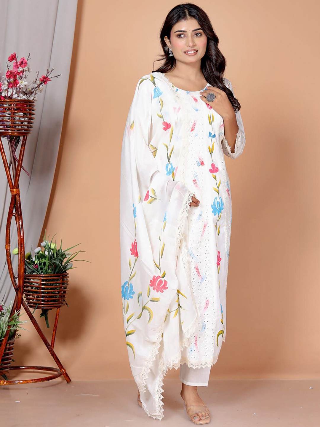 LP LABEL PEHNAVA Women Floral Thread Work Pure Cotton Kurti with Trousers & With Dupatta