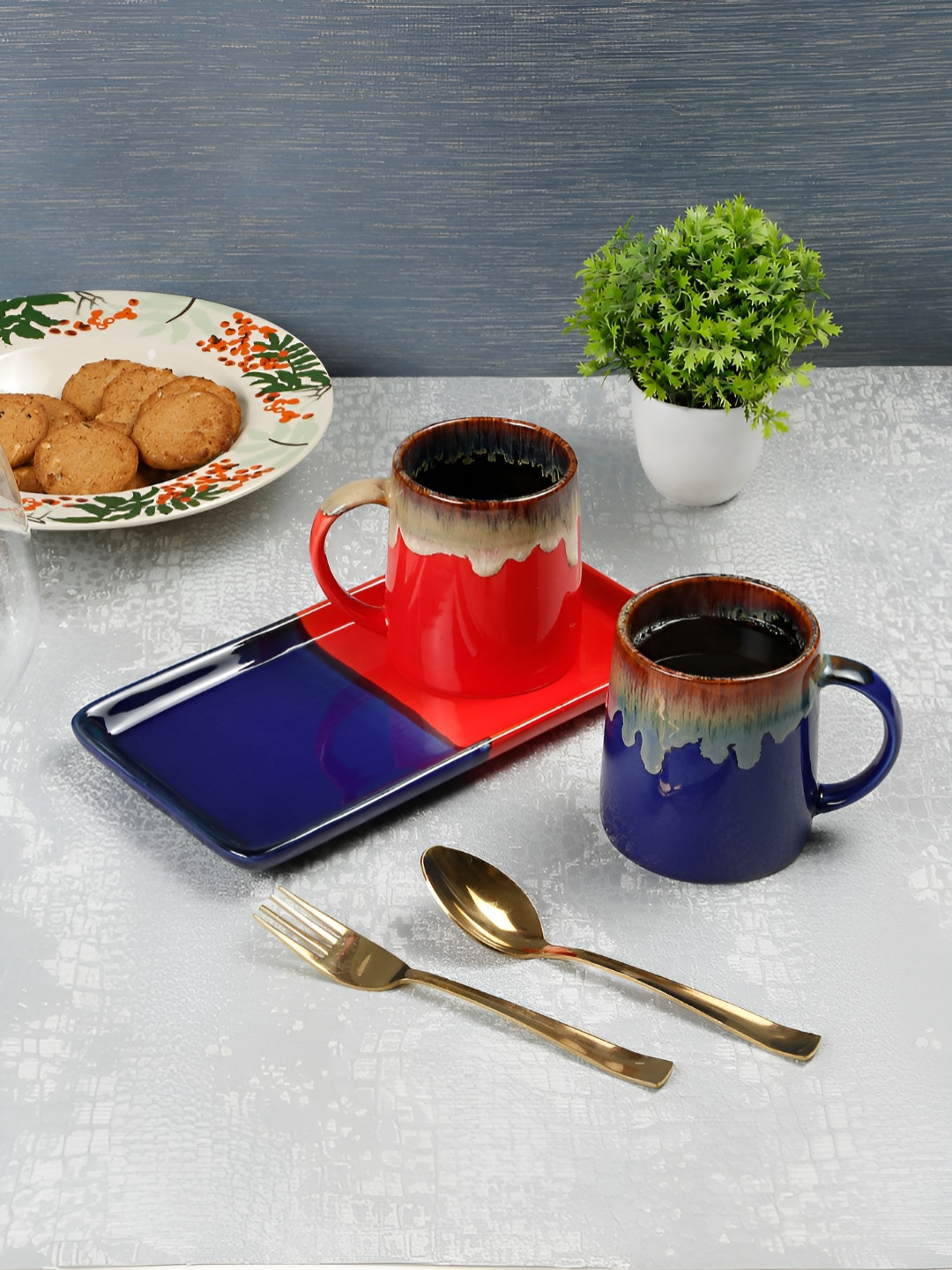 Myntra Elegant Homes 3-Pcs Blue & Red Printed Ceramic Mugs & Tray