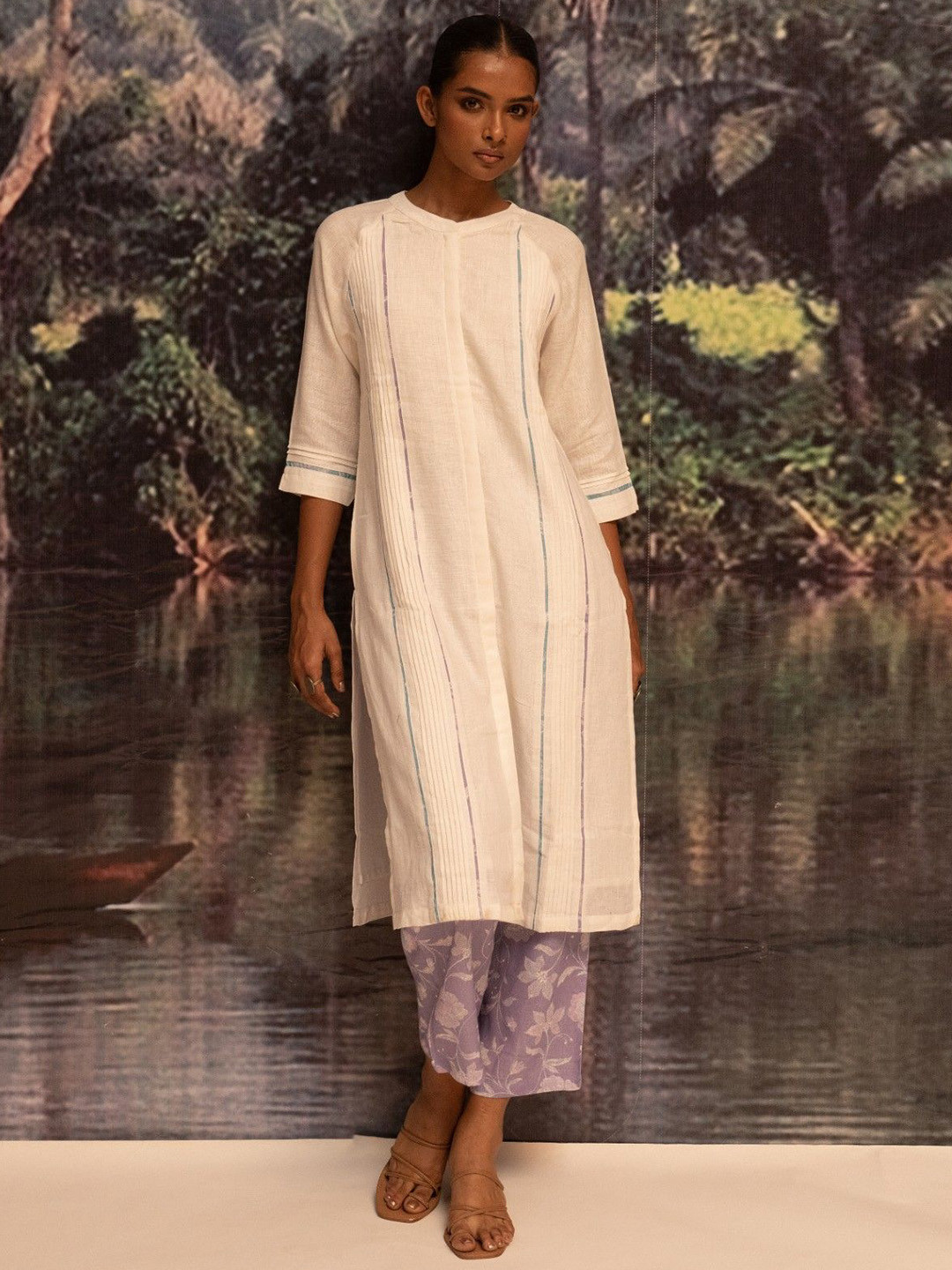 Bombay Bloom Women Mandarin Collar Linen Kurta with Trousers