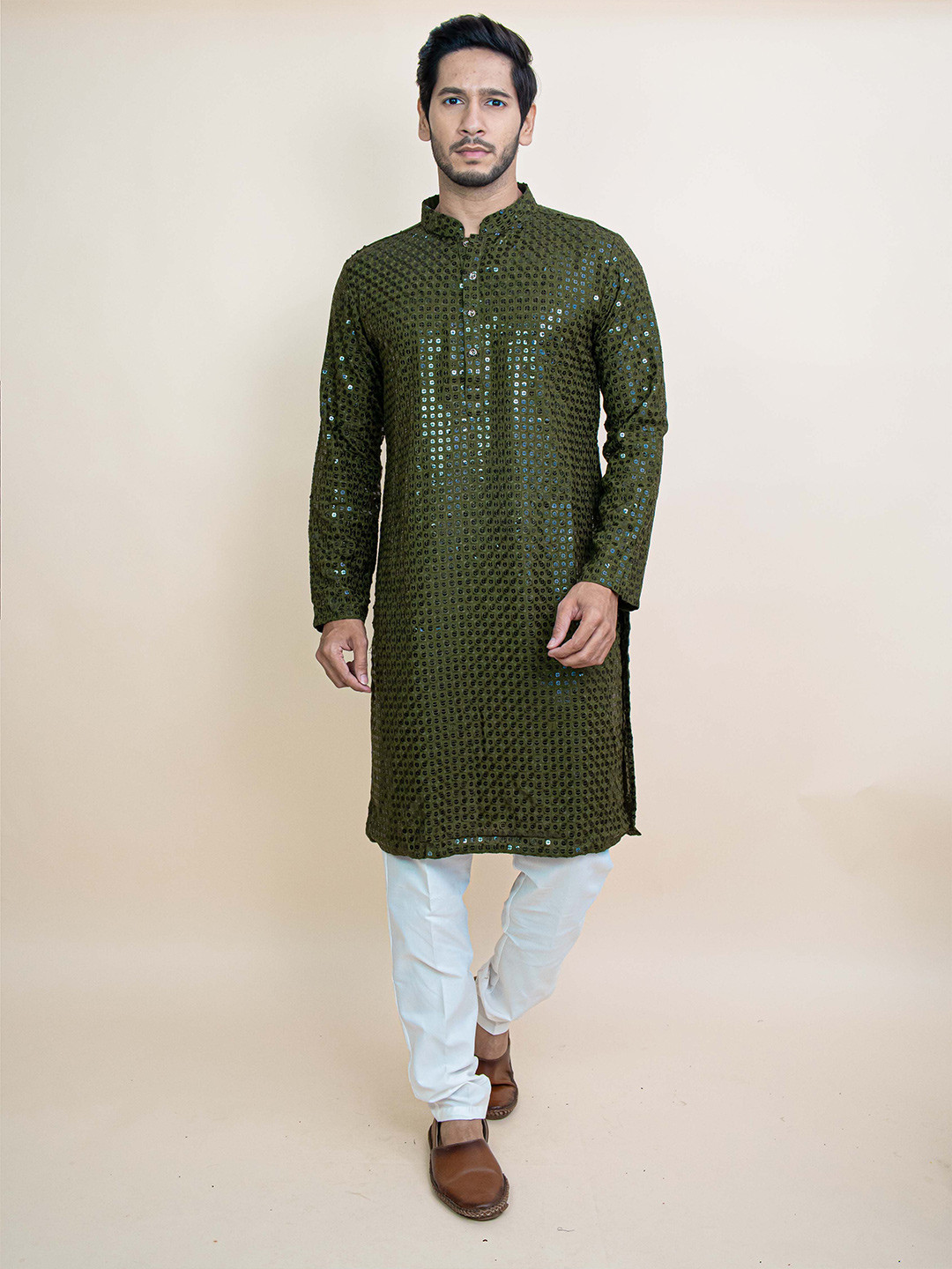 KUNDALI KAKSHAY Geometric Embroidered Sequinned Mandarin Collar Straight Kurta
