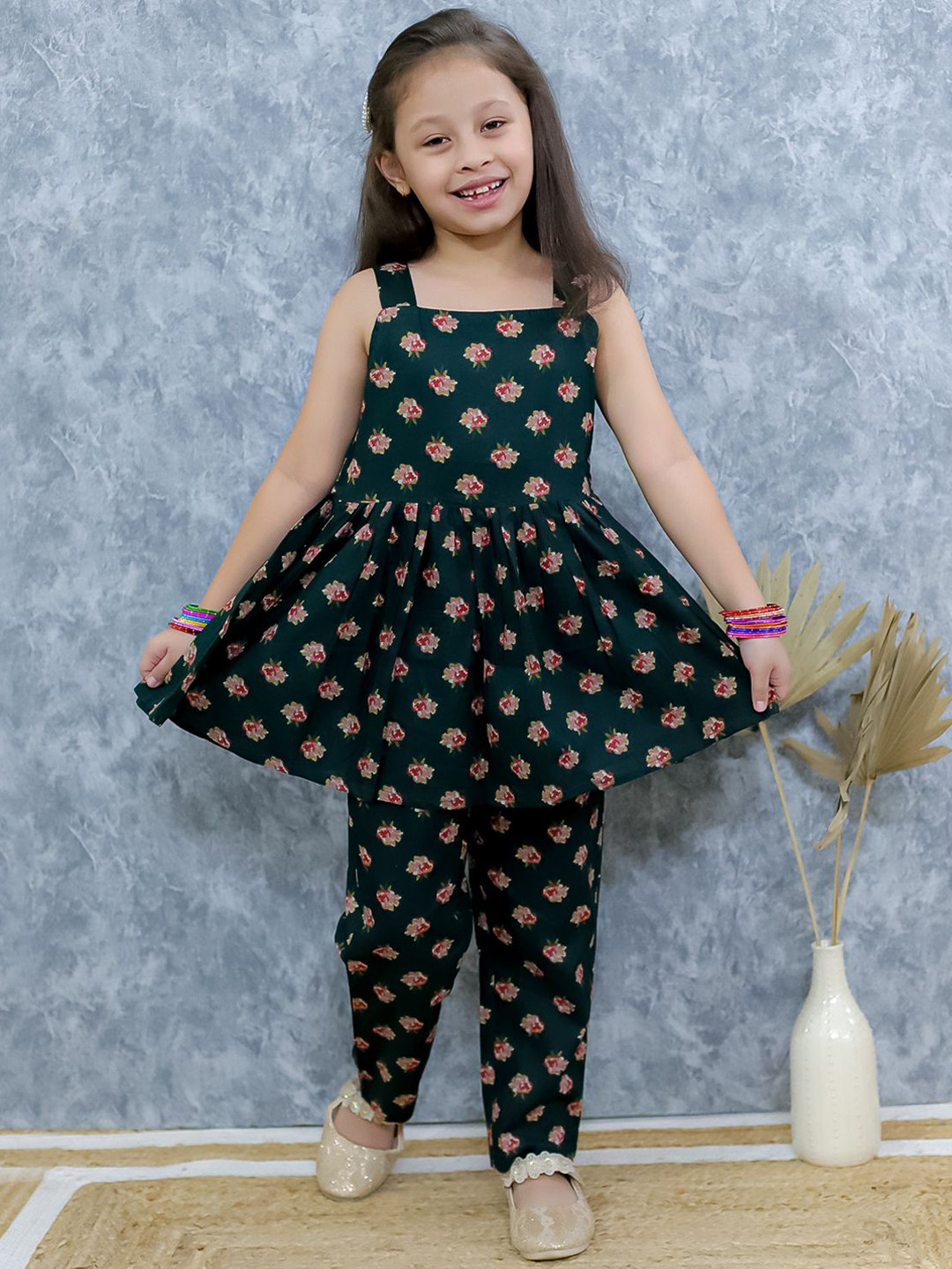 Vastrarth Girls Digital Printed Cotton Top With Trousers Clothing Set