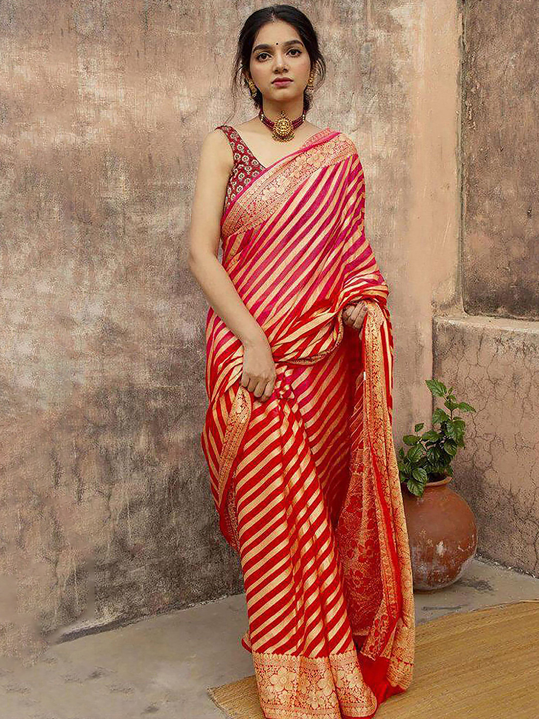 bigben textile Geometric Woven Design Zari Banarasi Saree