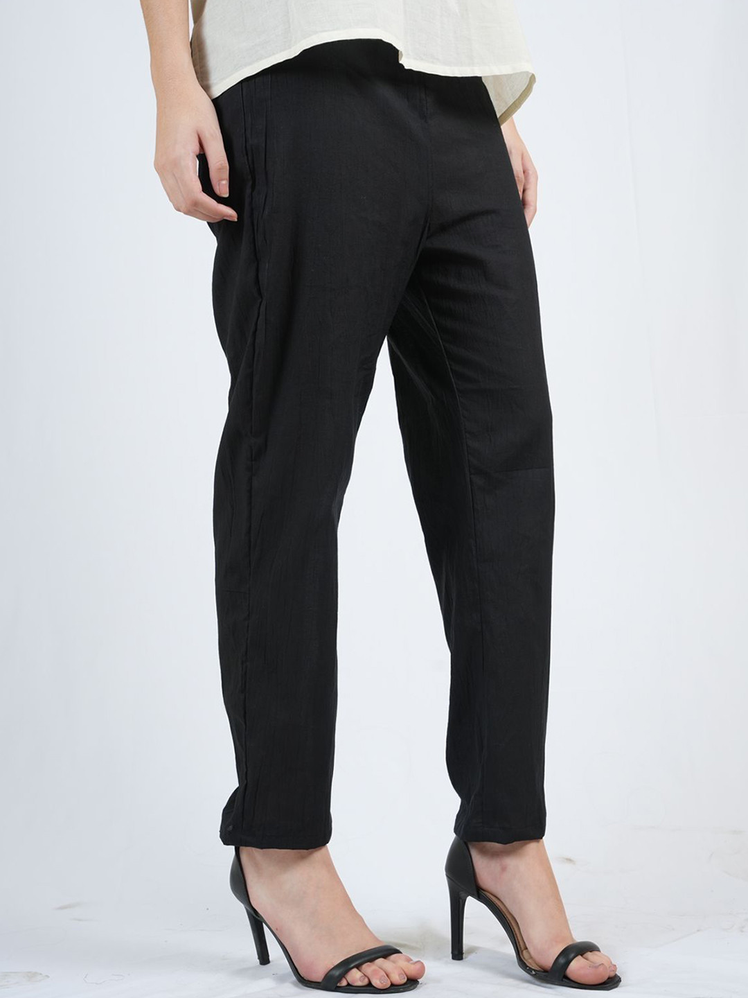 Banana Labs Women Mid Rise Regular Fit Trousers