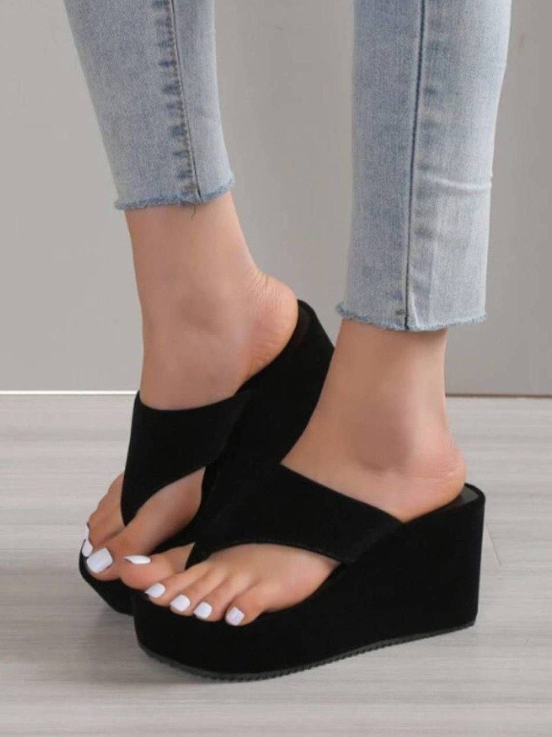 GLO GLAMP Women Black Heights Suede Wedges