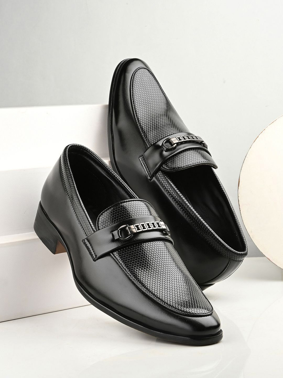 INVICTUS Men Leather Formal Loafers