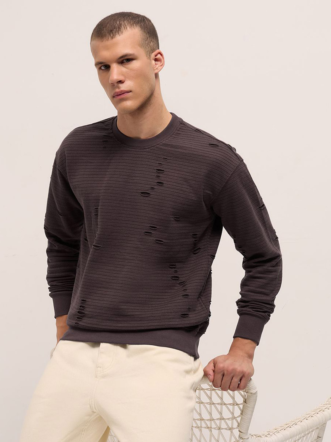 THE BEAR HOUSE Distressed Textured Round Neck T-Shirt