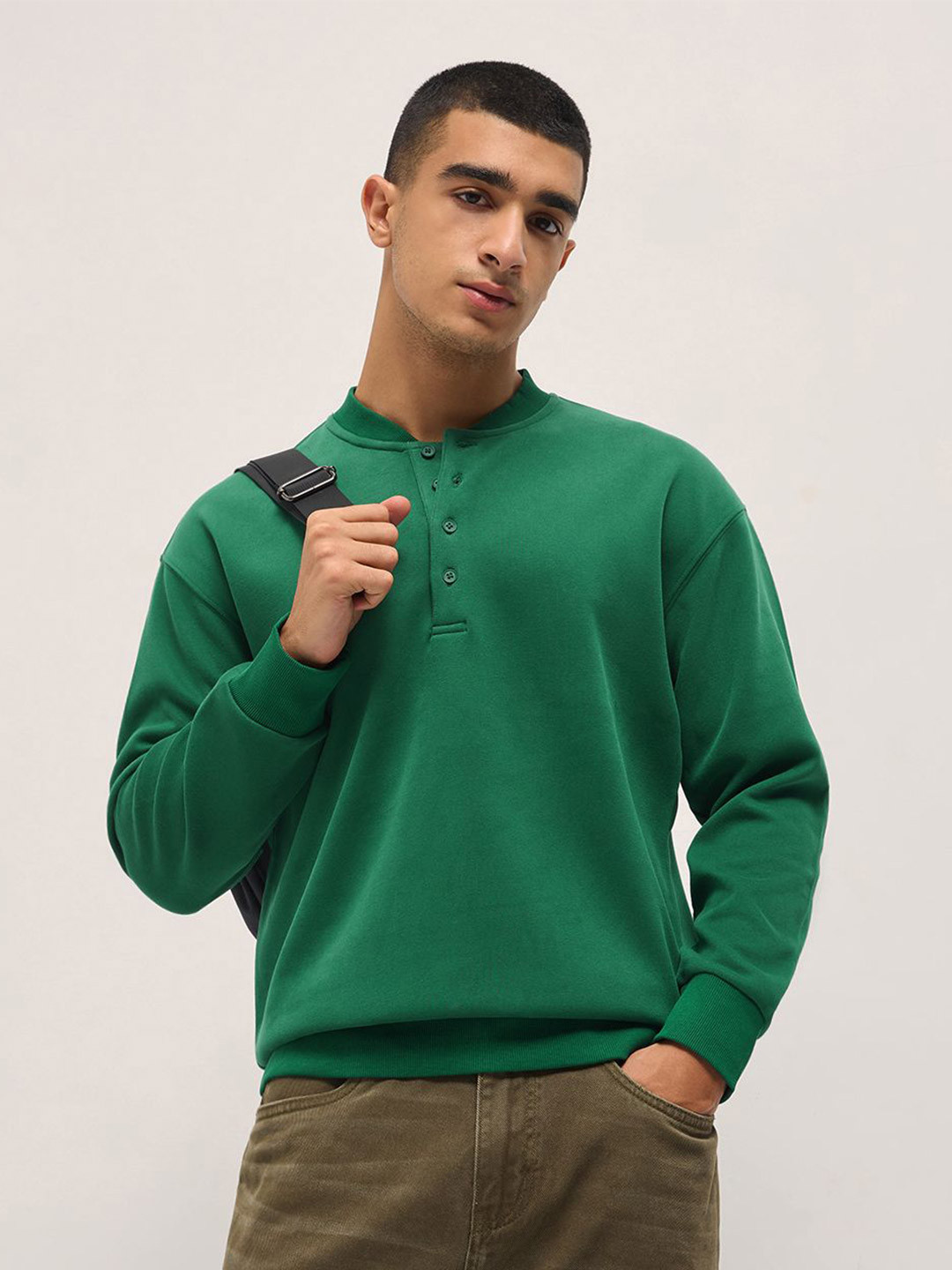 THE BEAR HOUSE Men Cotton Blend Solid Relax Fit Tshirt