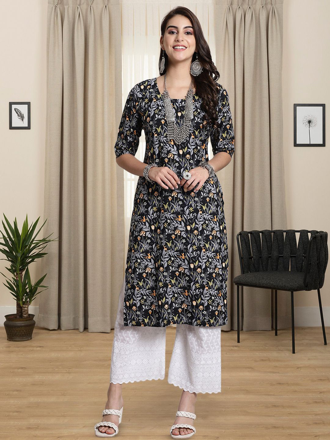 HERE&NOW Floral Printed Round Neck Straight Kurta