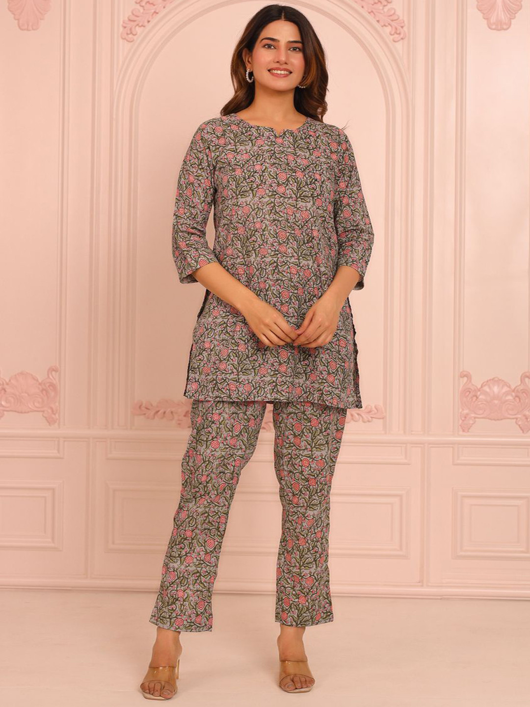 Kwatchi Floral Printed Casual Tunic with Trousers Co-Ords