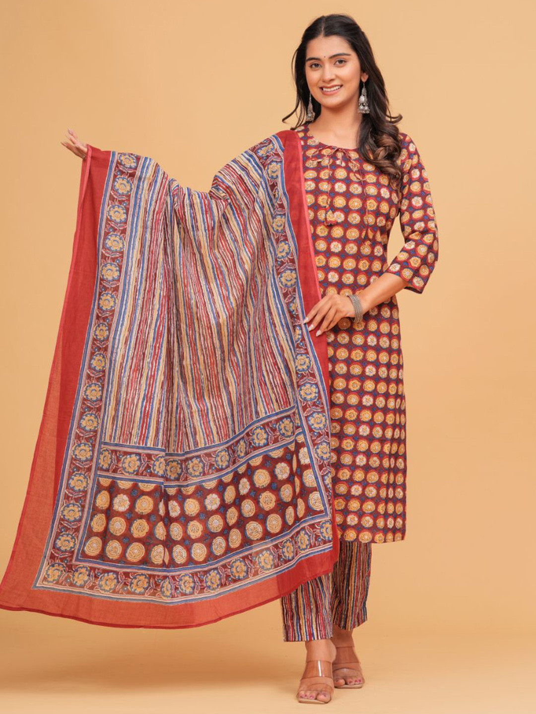 Jikonet Women Floral Printed Regular Kurta with Trousers & With Dupatta