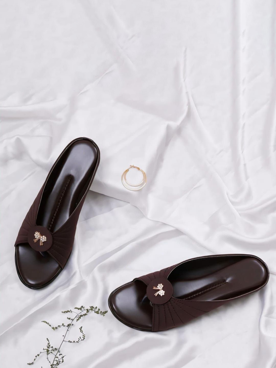HUNYZA FOOTWEAR Women Open Toe Flats