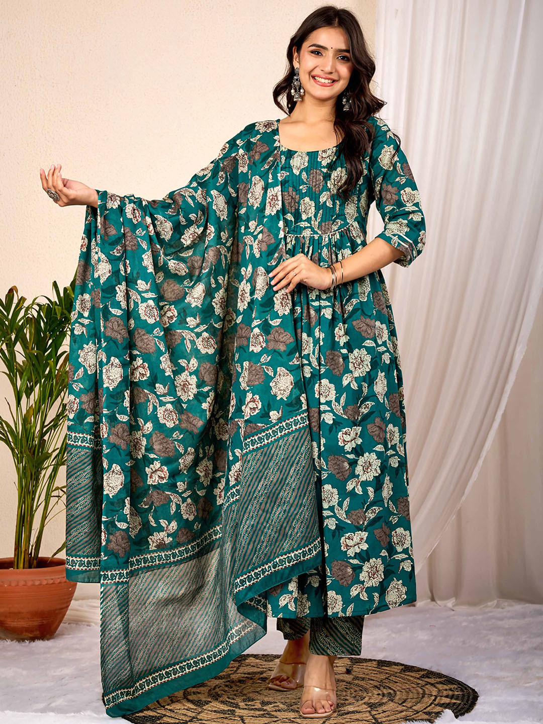 NAMA'S Women Floral Printed Regular Pure Cotton Kurta Set With Dupatta