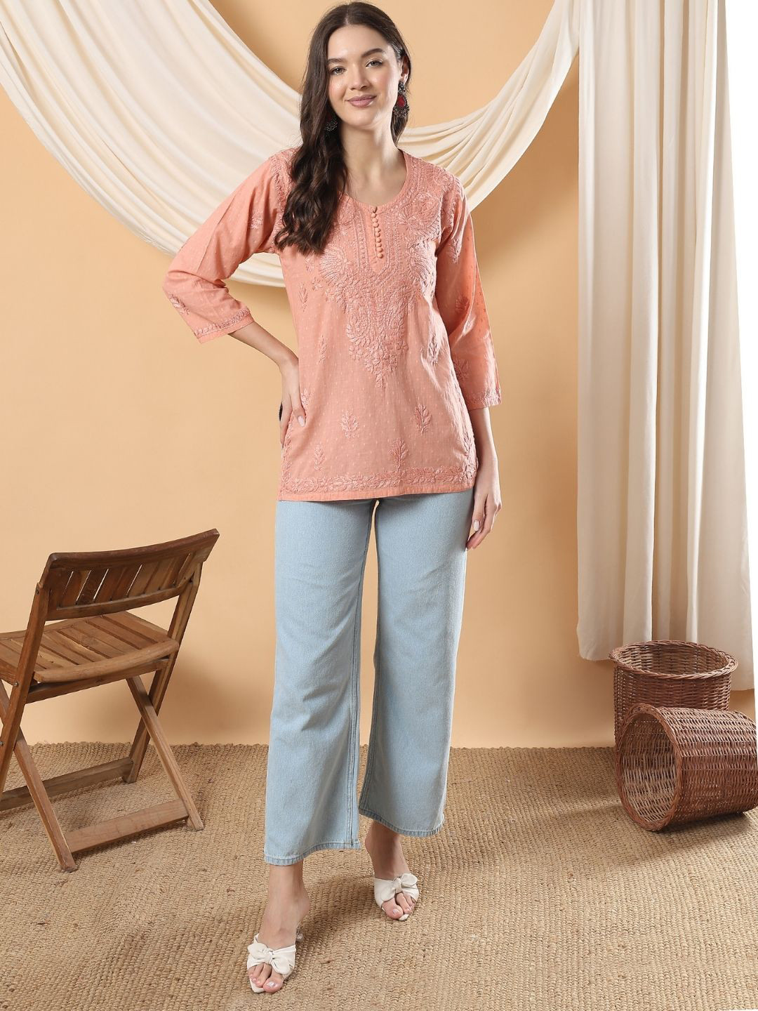Poshak Chikan Studio Adya Women Floral Embroidered Chikankari Pure Cotton Chikankari Kurti