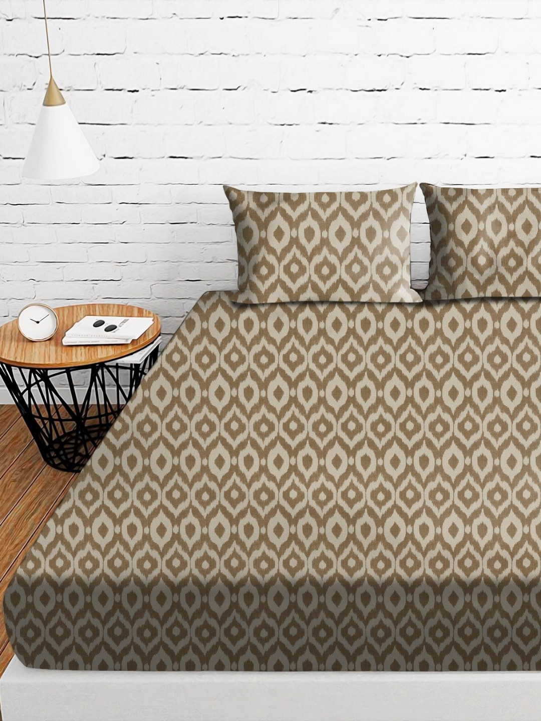 Aura Brown & Beige Geometric Printed 230 TC Microfiber King Bedsheet Set 1.04 m x 90 cm
