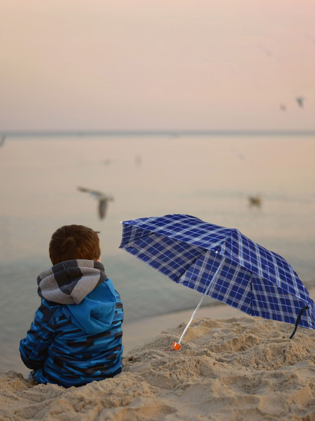 We3 Manual 2 Fold Checked Umbrellas