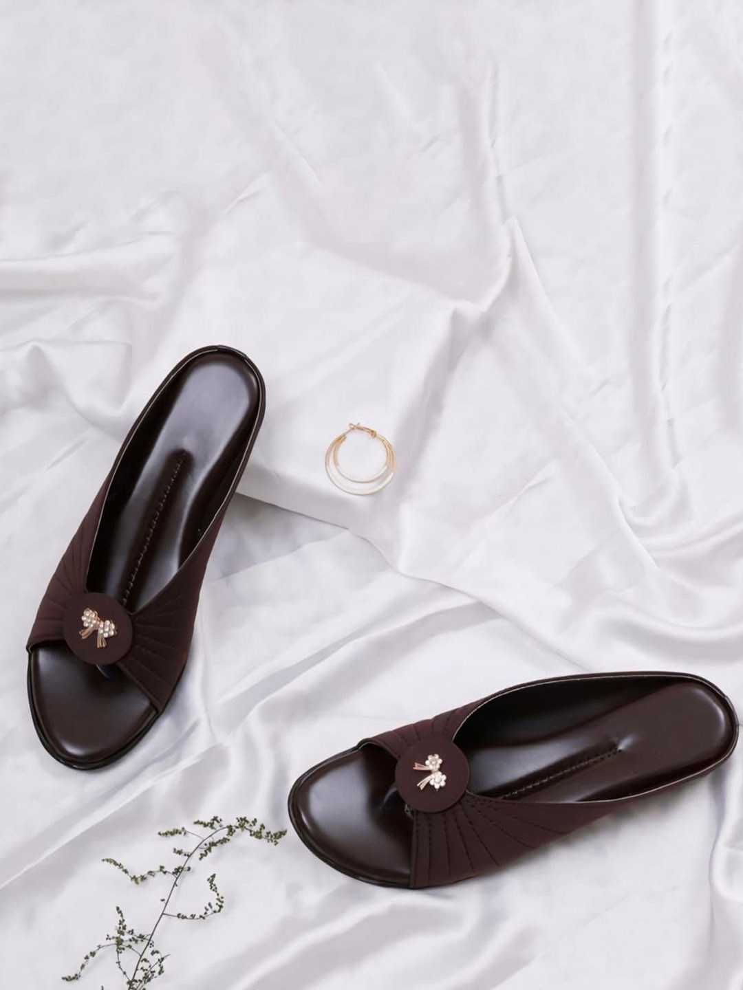 HUNYZA FOOTWEAR Women Open Toe Flats