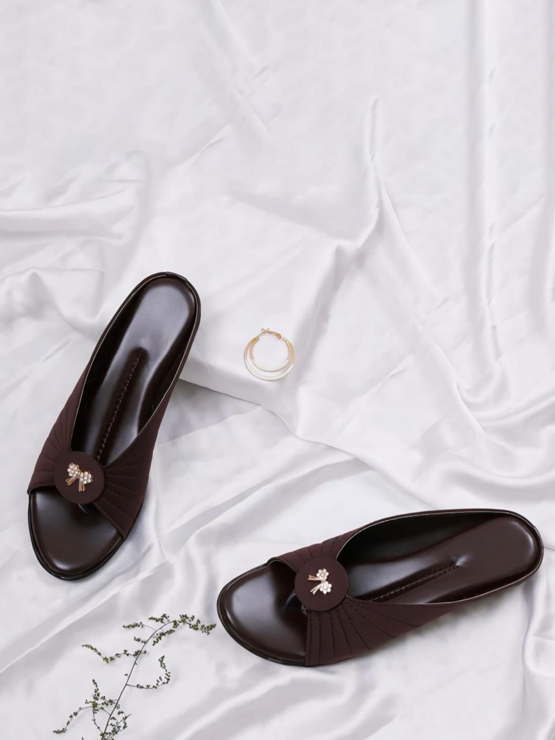 HUNYZA FOOTWEAR Women Open Toe Flats
