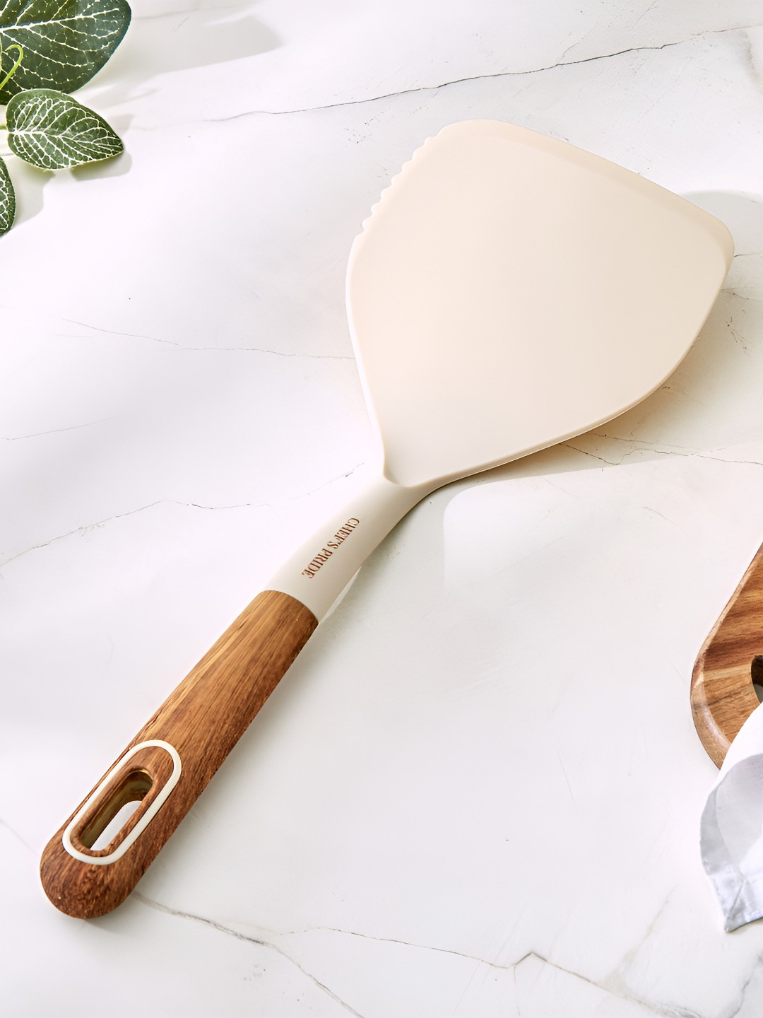 Home Centre Chefs Pride Cerro Cream Coloured Broad Turner With Wooden Handle