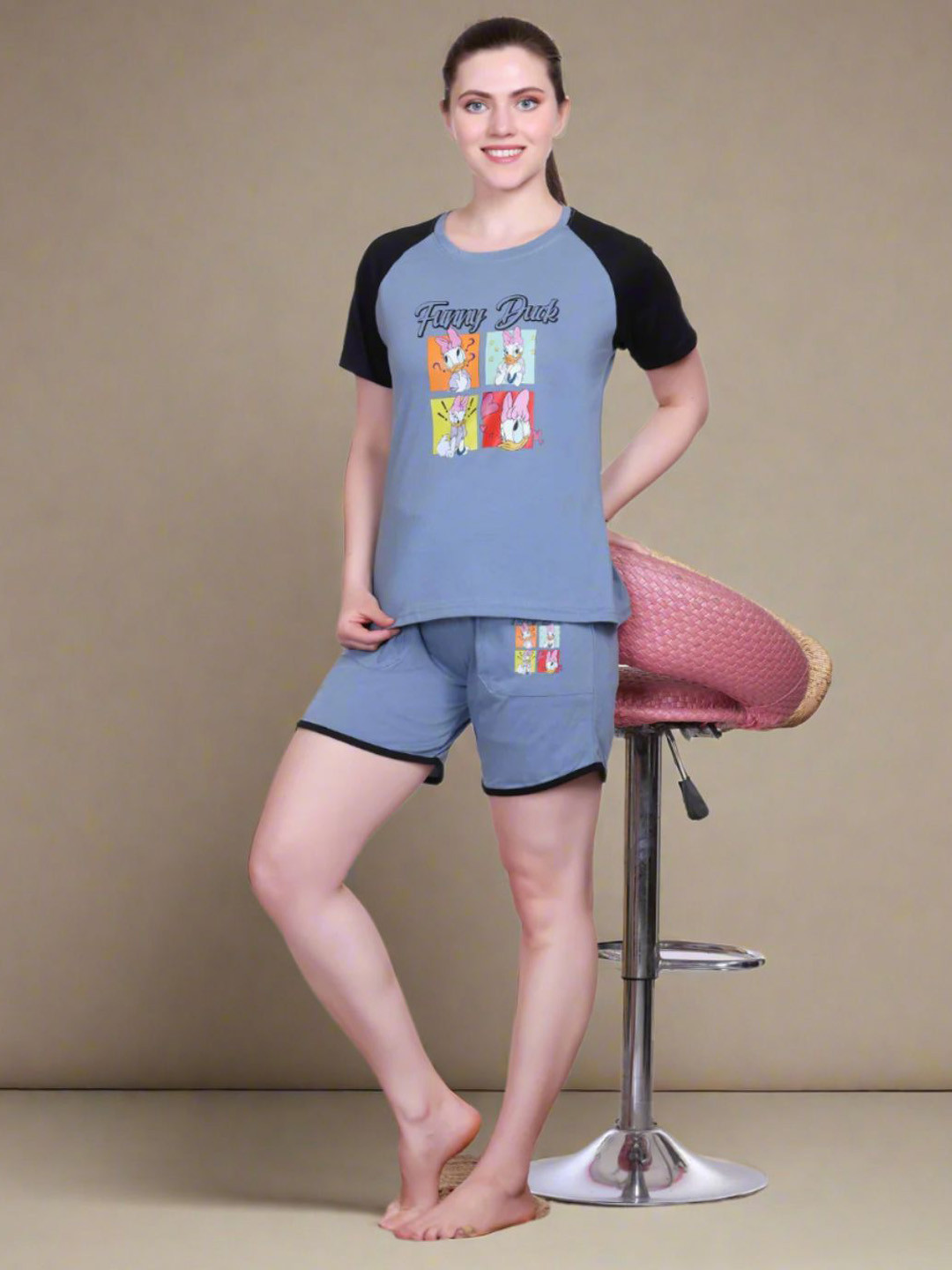 White Moon Women Disney Daisy Printed Night suit