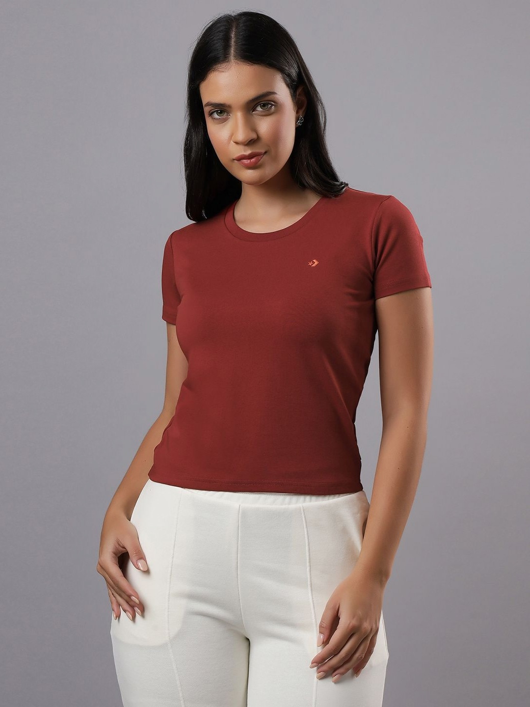 Converse Women Slim Fit Cropped T-Shirt