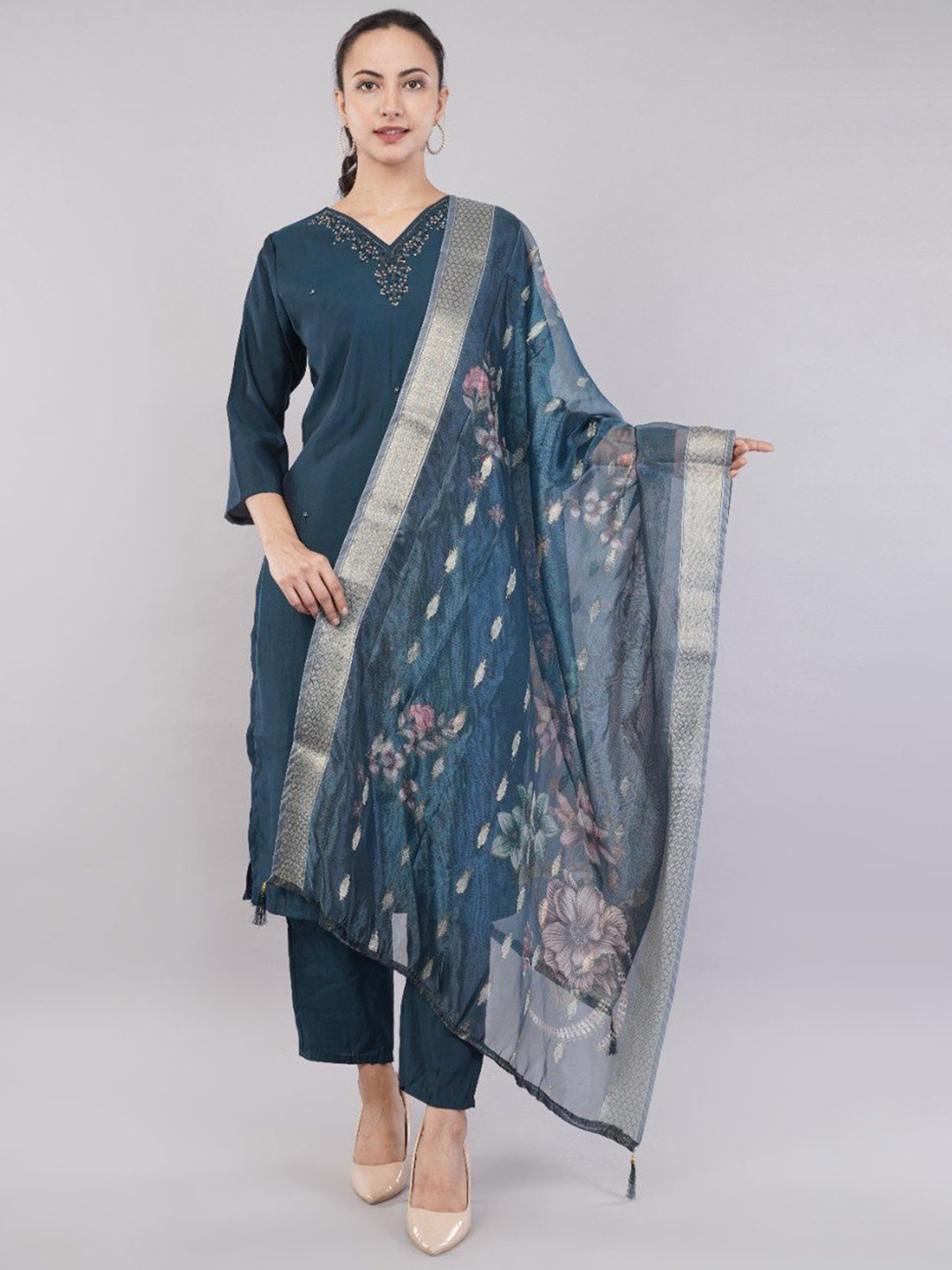 JIDI FASHION Embroidered Straight Kurta & Trousers With Dupatta