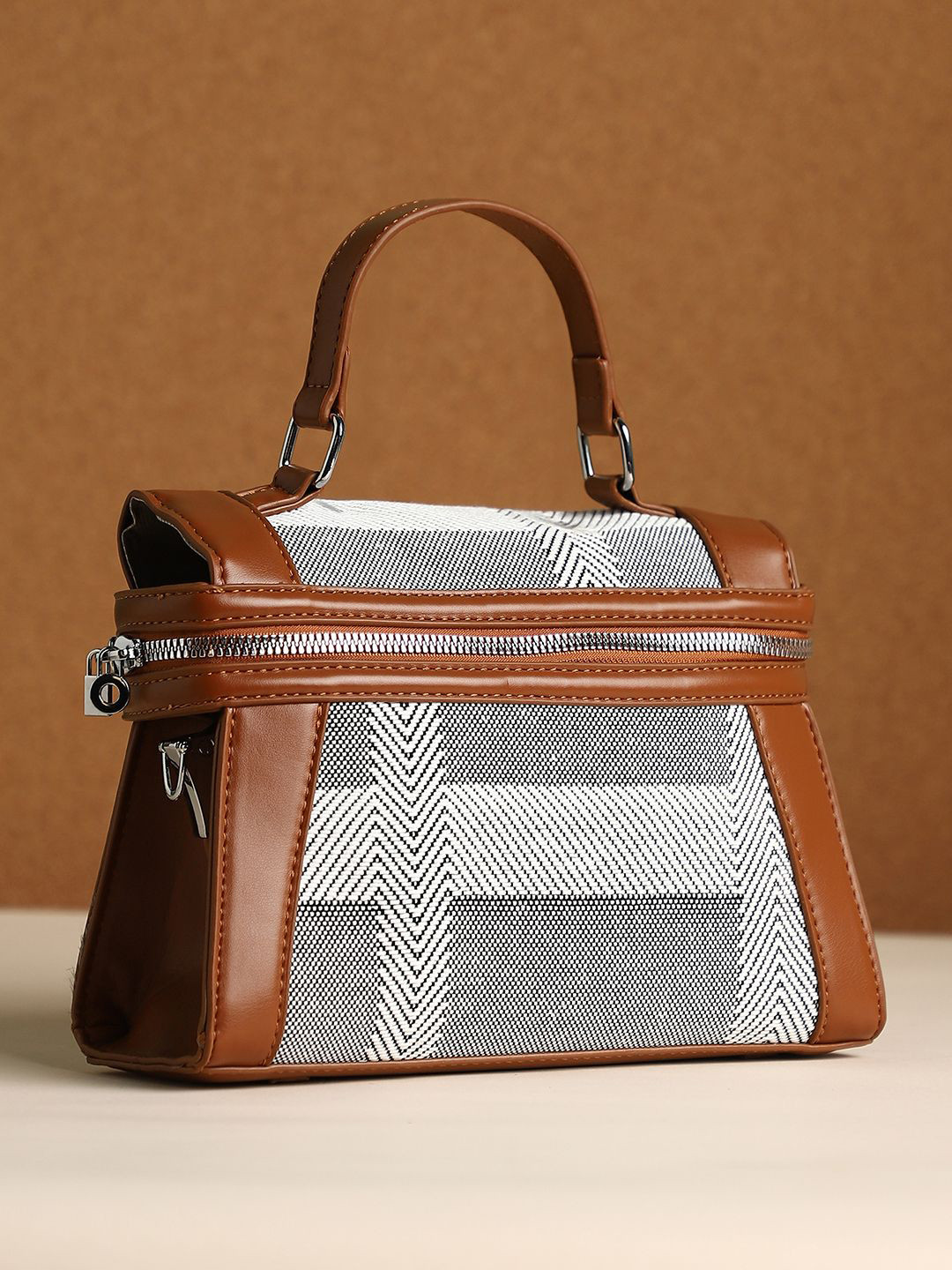 HAUTE SAUCE   Women Tan Brown & Midnight Black The Epistola Hand Bag