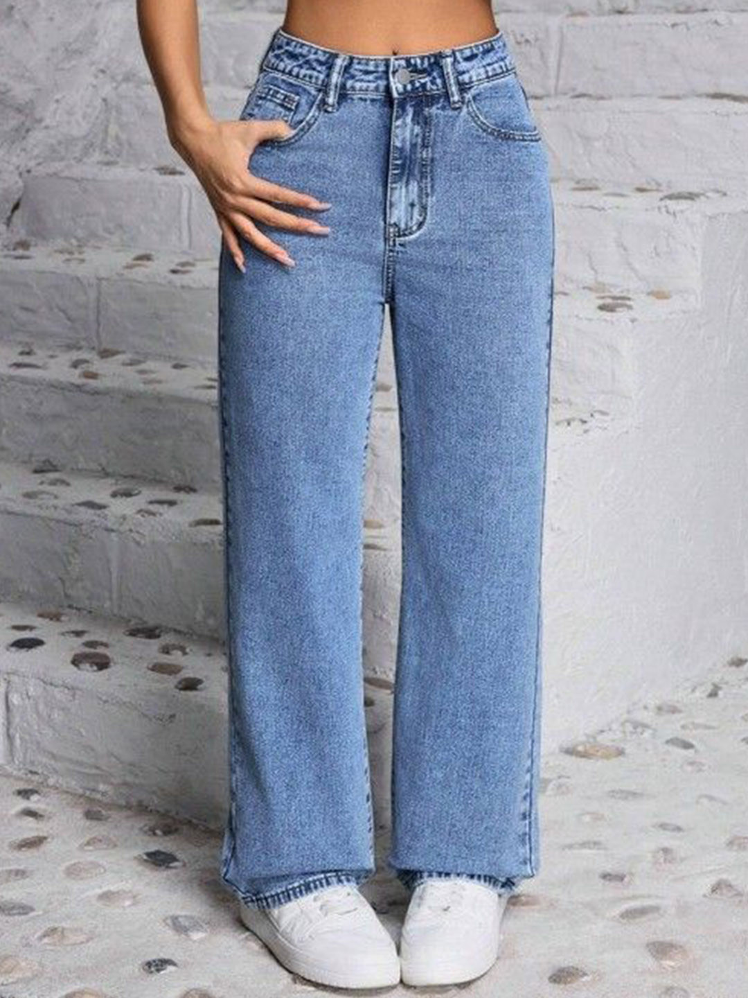 AKACY Women Jean Straight Fit High-Rise Clean look Jeans