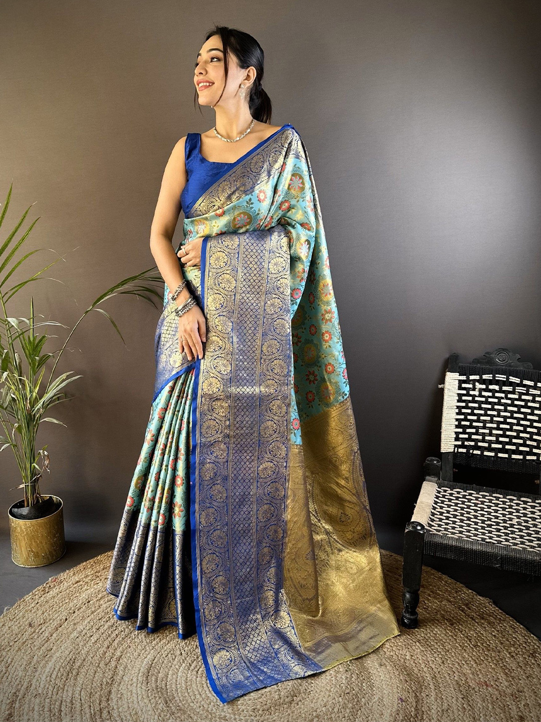 LeeliPeeri Designer Woven Design Zari Kanjeevaram Saree With Zari Weaving Sraee