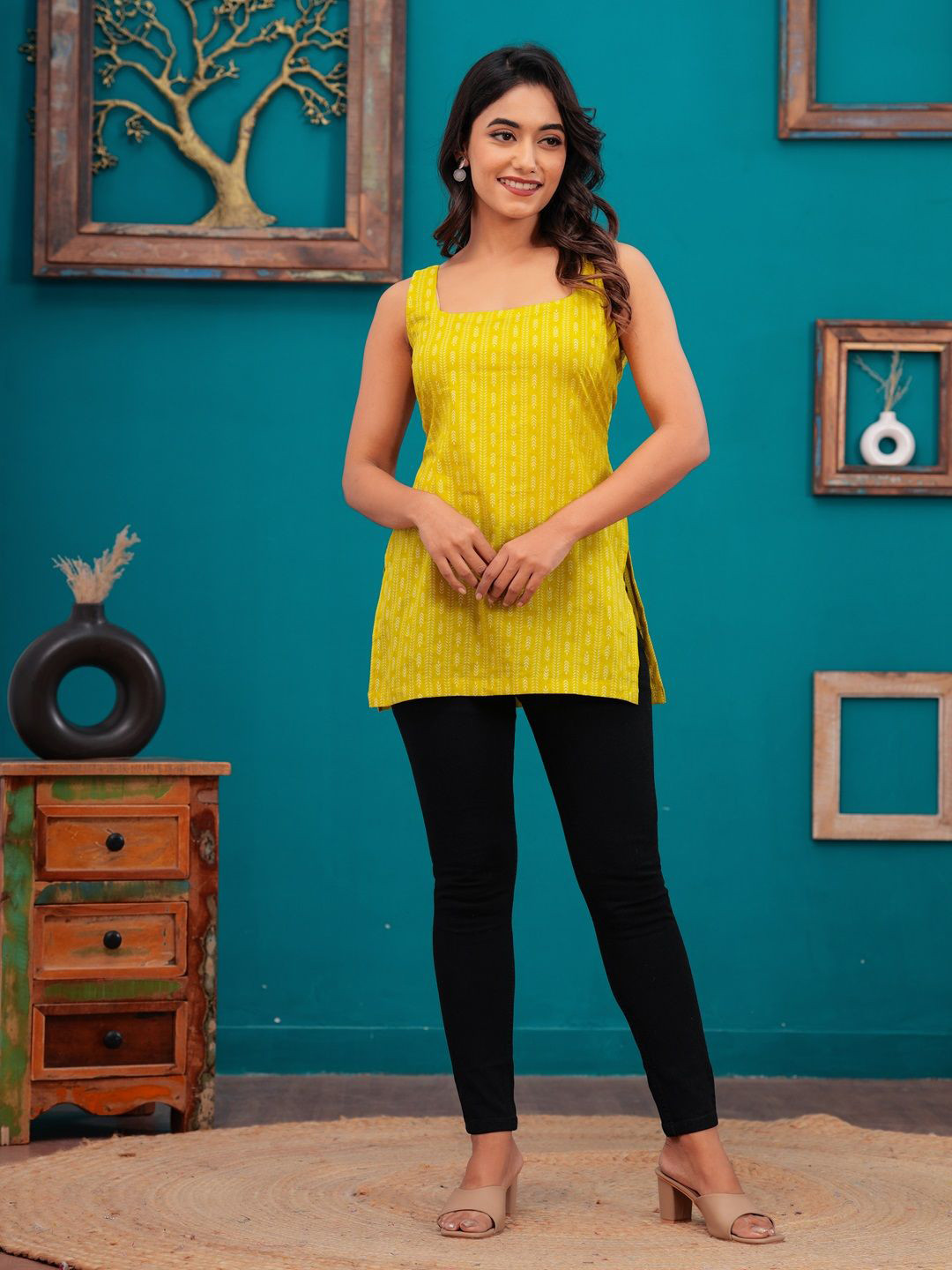 LABEL ADRIJA Women Pure Cotton Straight Sleeveless Square Neck Floral Print Short Kurti