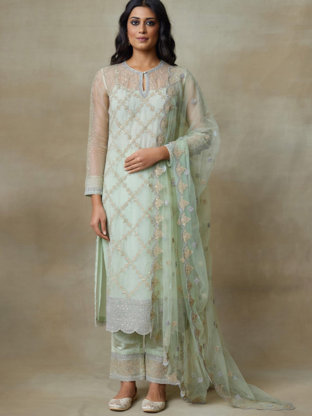 SHASHA GABA Women Embroidered Regular Kurta with Trousers & With Dupatta